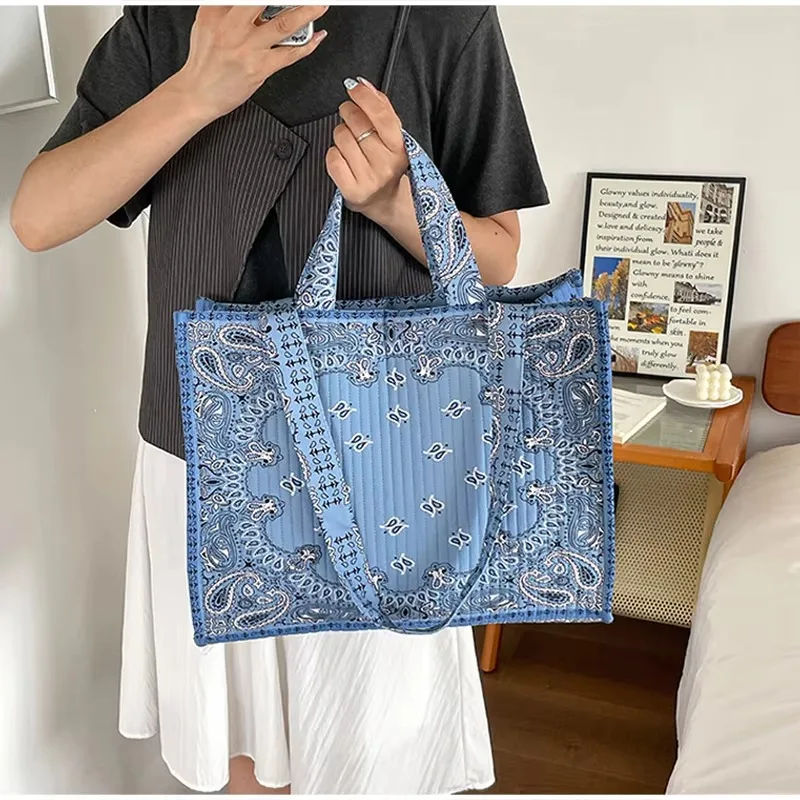 Vintage Ethnic Style Pattern Quilted Tote Bag Large Capacity Casual Handbag Shoulder Bag Women Versatile Daily Shopping Work Bag