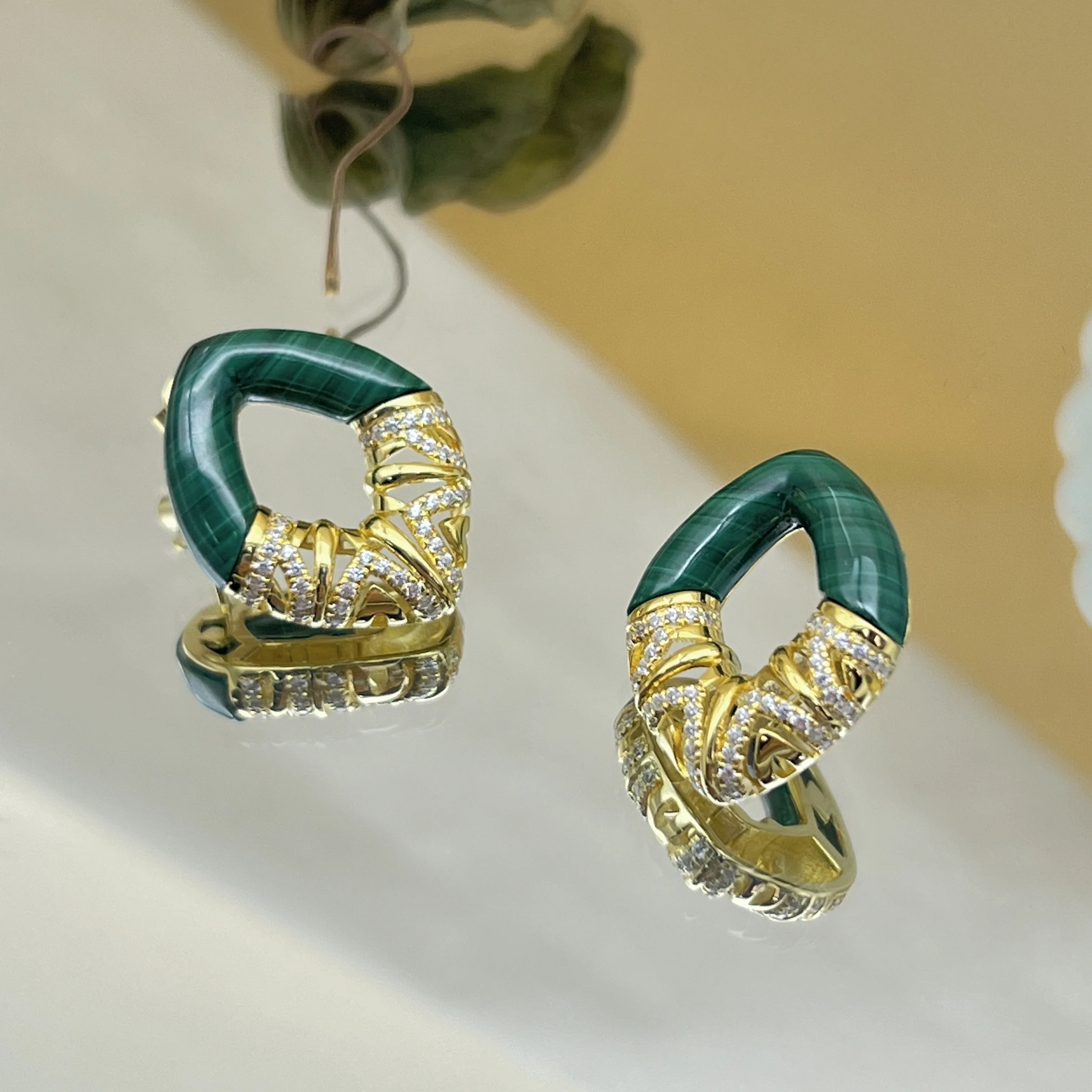 

S925 silver French vintage diamond-shaped natural peacock stone niche earrings, mid-century minimalist luxury earrings