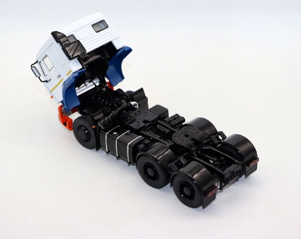 Nouveau tracteur à l'échelle 1/43, camion KAMA3 5490, modèles urss moulés sous pression pour Collection de jouets, cadeau