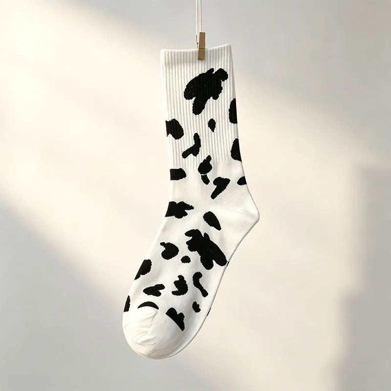 Fashion Women Cow Print Crew Socks Black White Cow Spots Pattern Cotton Socks Fashion Casual Streetwear Ladies Mid Calf Socks