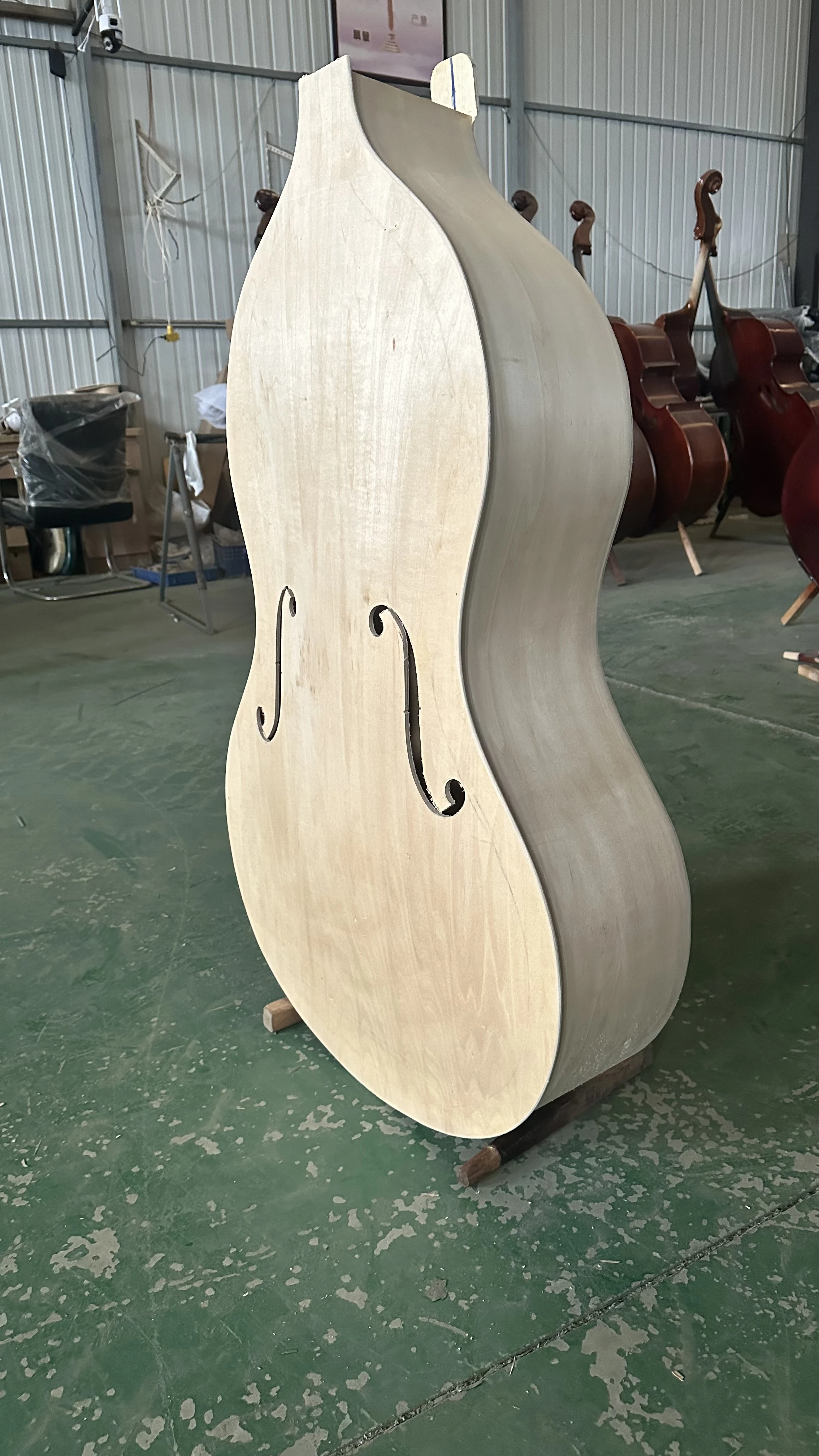 Shaped gourd white stubble 4/3 bass box, plywood, bass top, spruce top, maple glue on the back