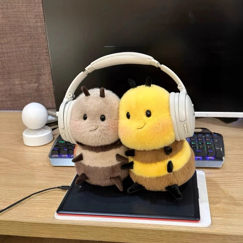 Short Plush Cute Bee & Ladybug Plush Toy, Stuffed Animal Figurine, Party Favor Doll