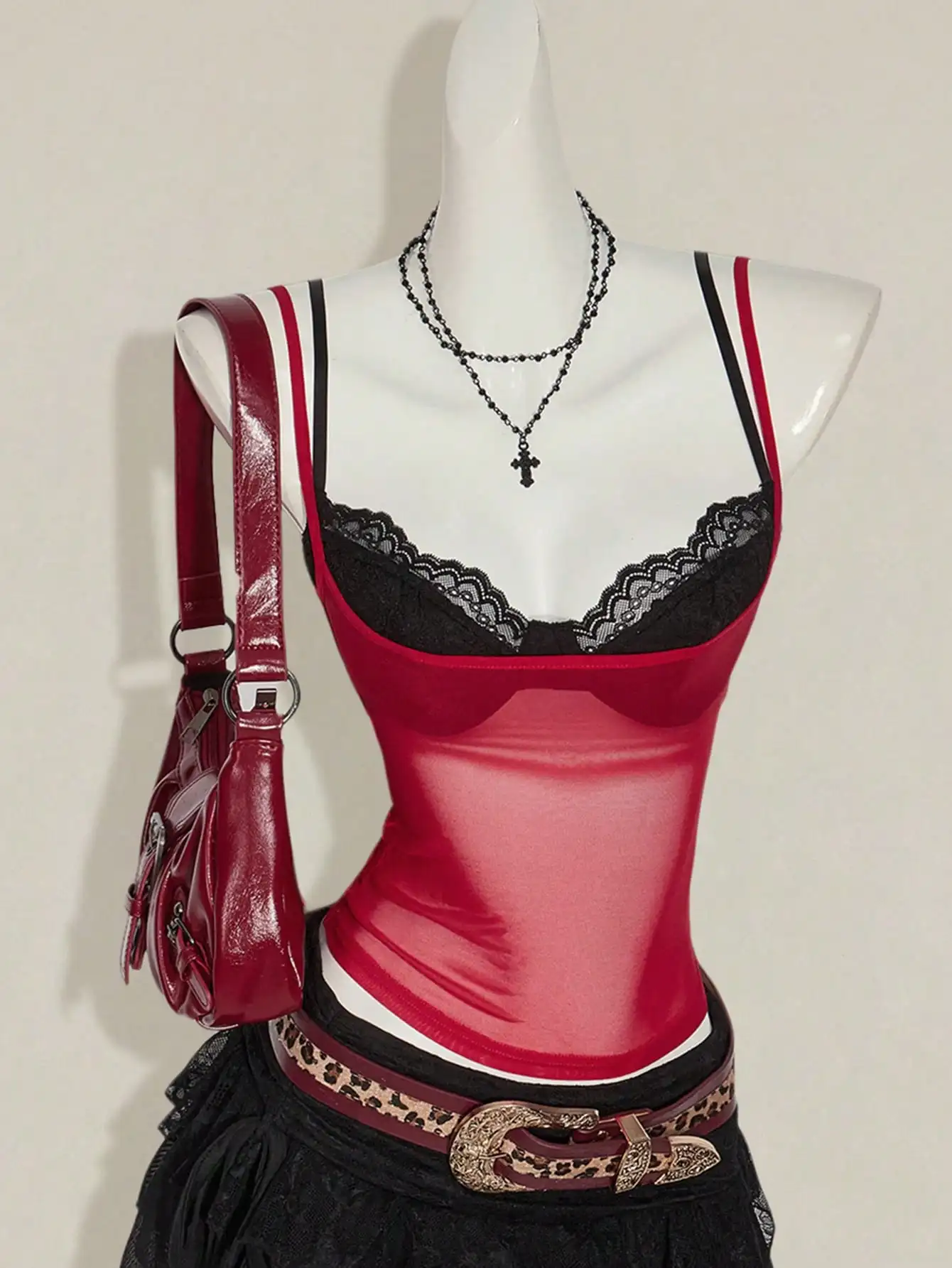

Красный прозрачный топ-комбинация с черным кружевным бралетом, комплект из 2 предметов на тонких бретельках для вечеринок