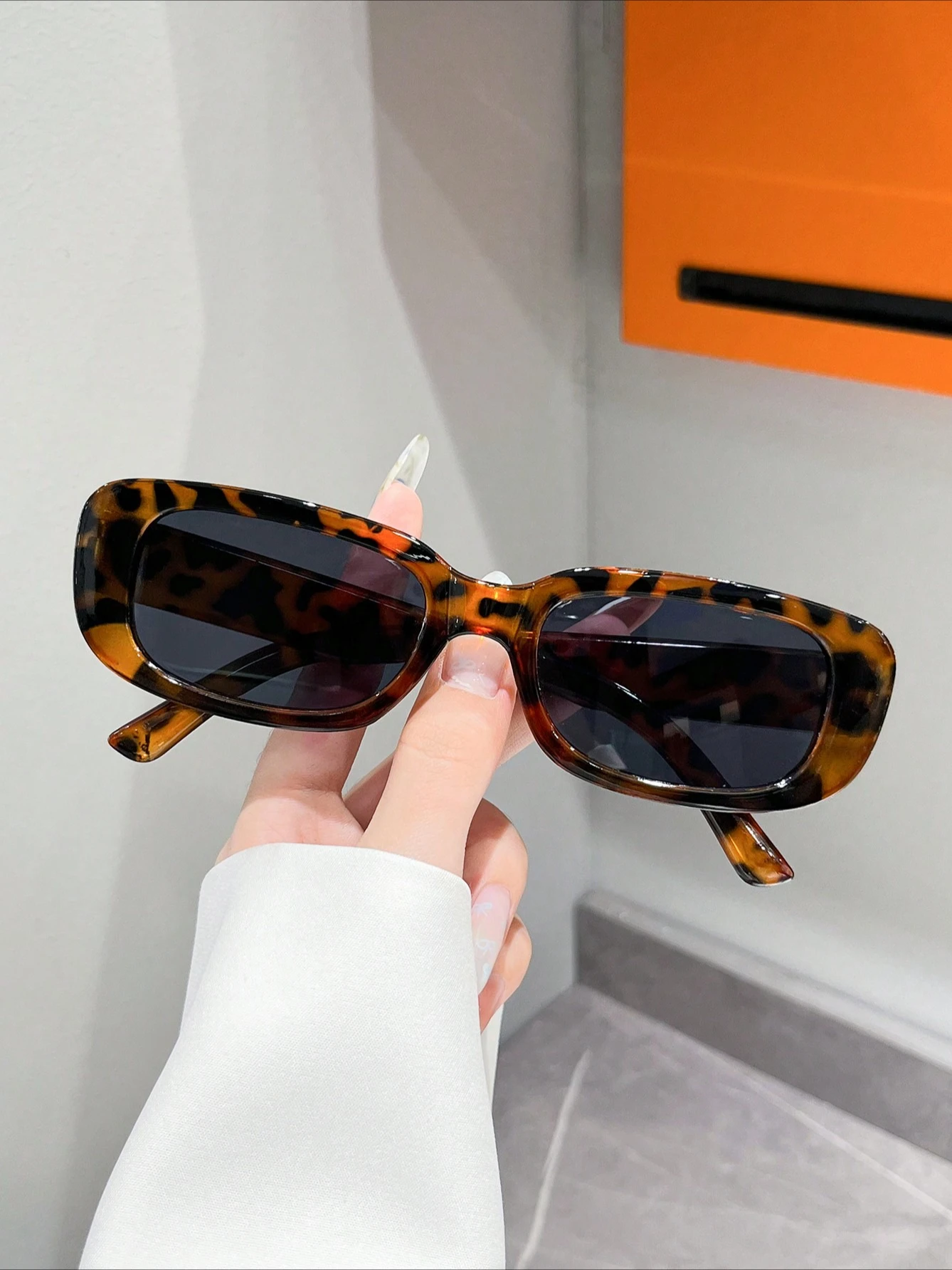 نظارات شمسية مربعة عالية الإحساس للحماية من الأشعة فوق البنفسجية للسيدات، كلاسيكية وعصرية للرجال.