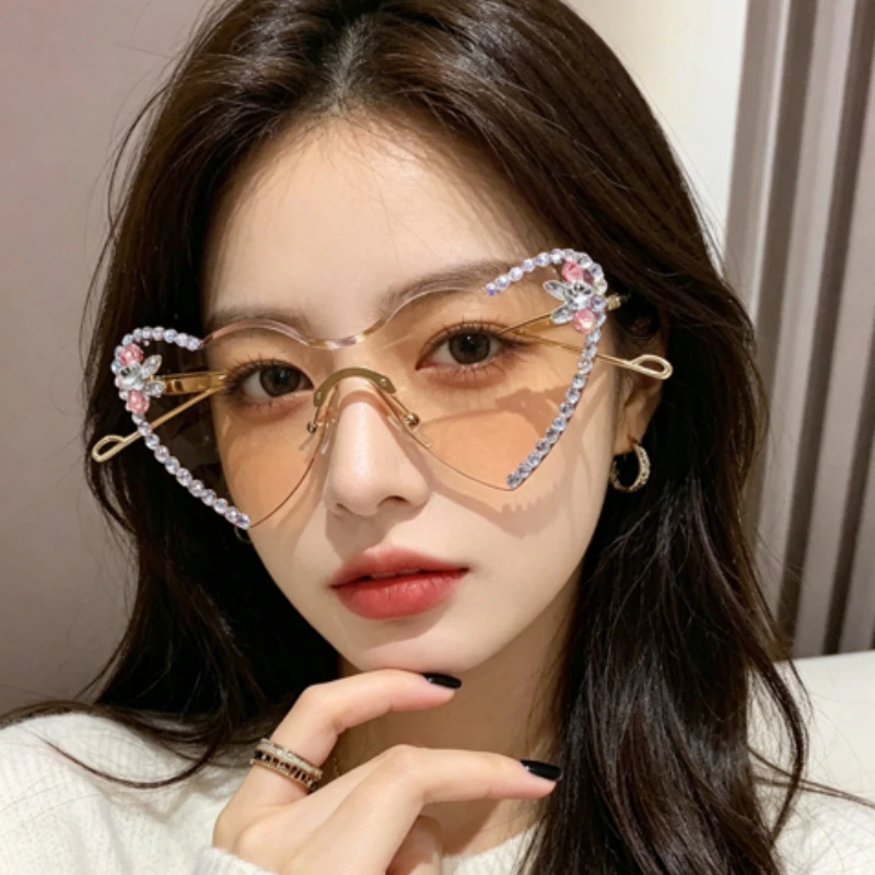 

Fashion Heart Shape Diamond Sunglasses Cute Multi-color Party Decor Shades Trendy Original Driving Eyewear Traveling Glasses