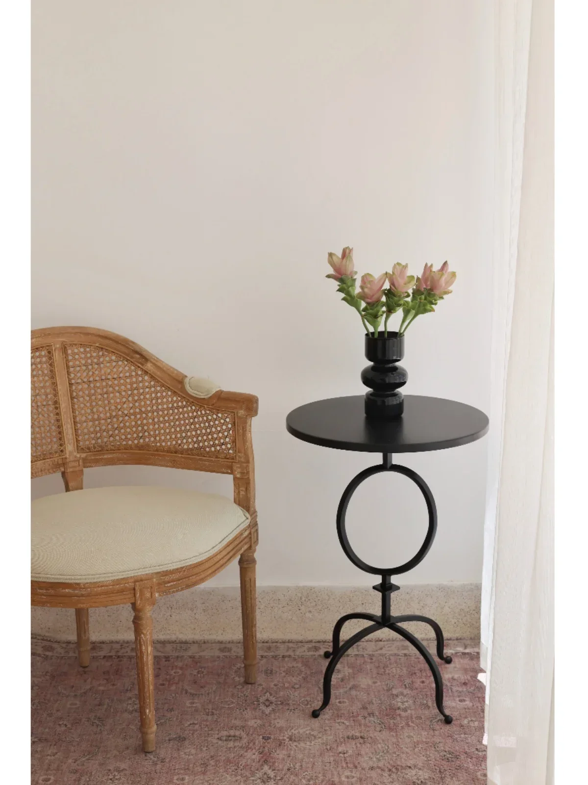 

Medieval Retro Black Ribbon Metal Coffee Tables Modern Design Art Circular Shape Minimalism Living Room Furniture Table Mesas