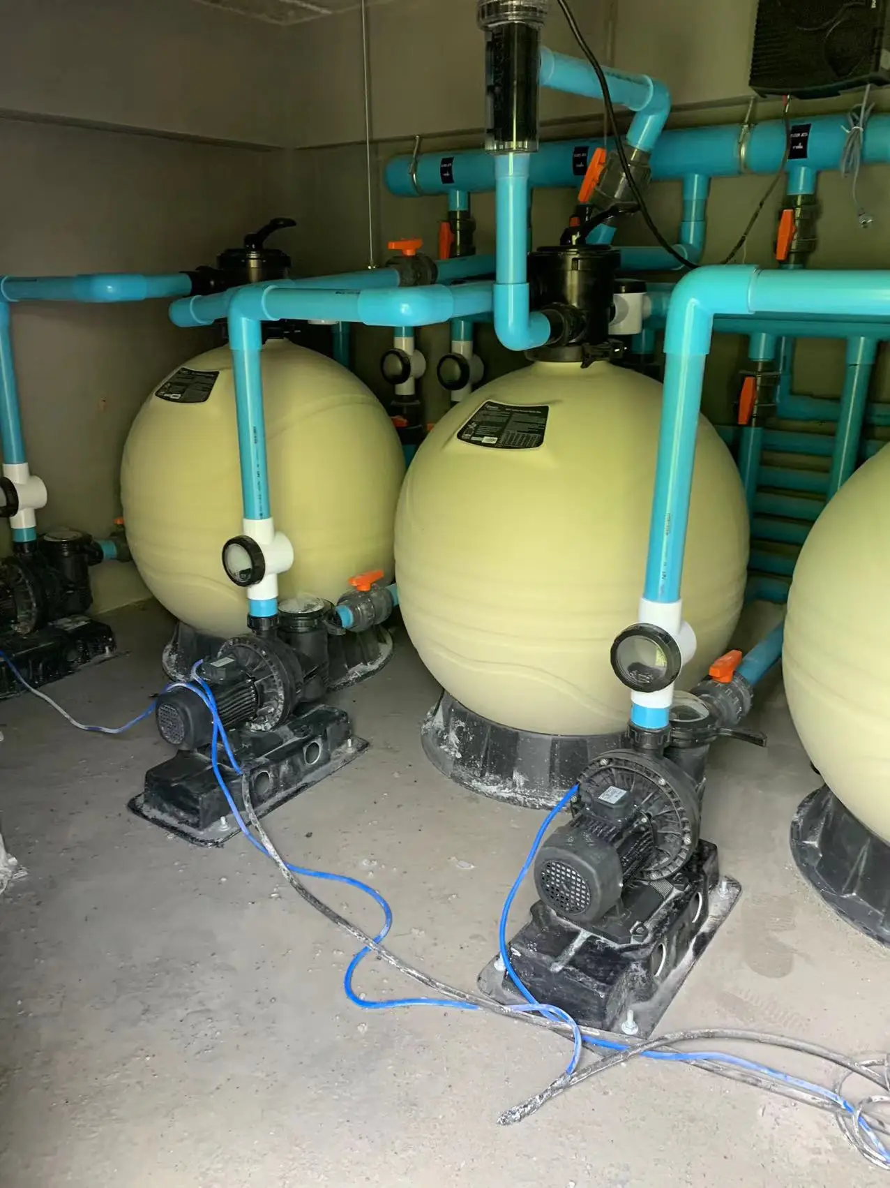 Pompa solare per piscina ibrida Acdc con sistema ad energia solare