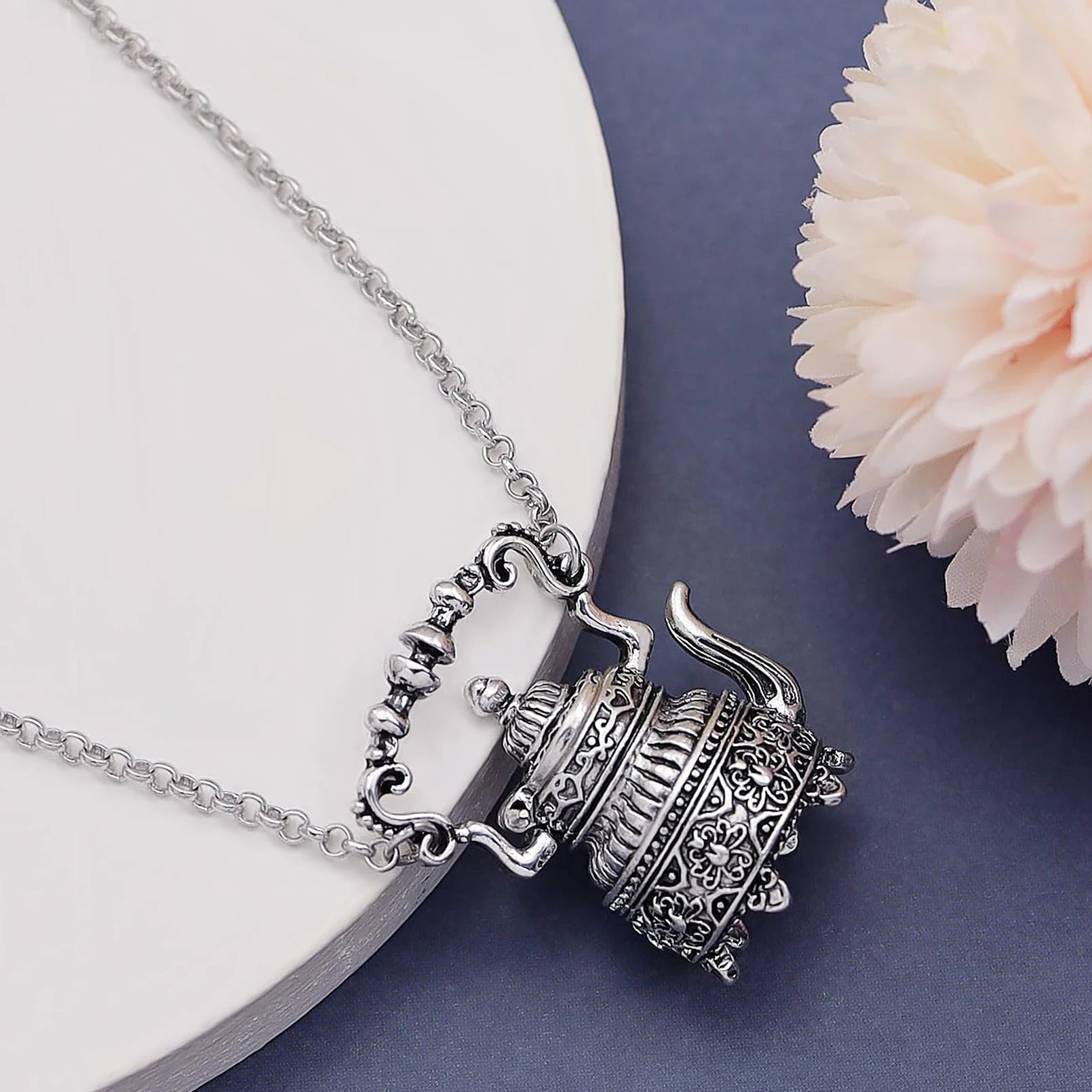 Vintage Silver Plated 3D Tea Pot Party Steampunk Goth Pendant Necklace Victorian Teapot Neckchain Choker Collar Creative Jewelry