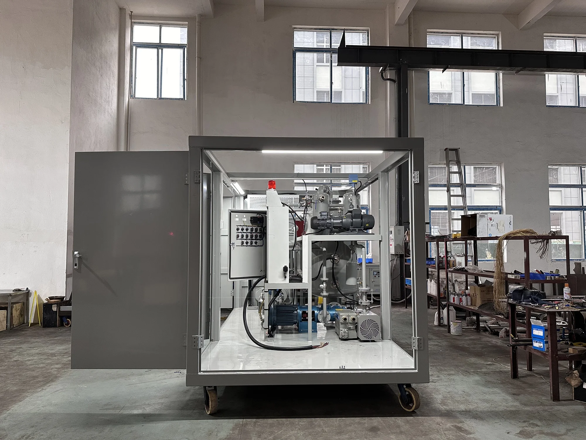 Machine de déshydratation d'huile de transformateur, système de récupération d'huile de transformateur, usine de purification d'huile de transformateur