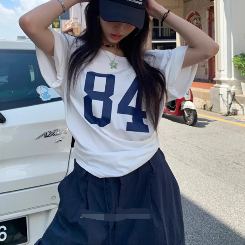 T-shirts Frauen Off Schulter Brief Gedruckt Kurzarm Top Sommer Chic Lose Beiläufige Streetwear Koreanische Trendy Street Tops Weiß
