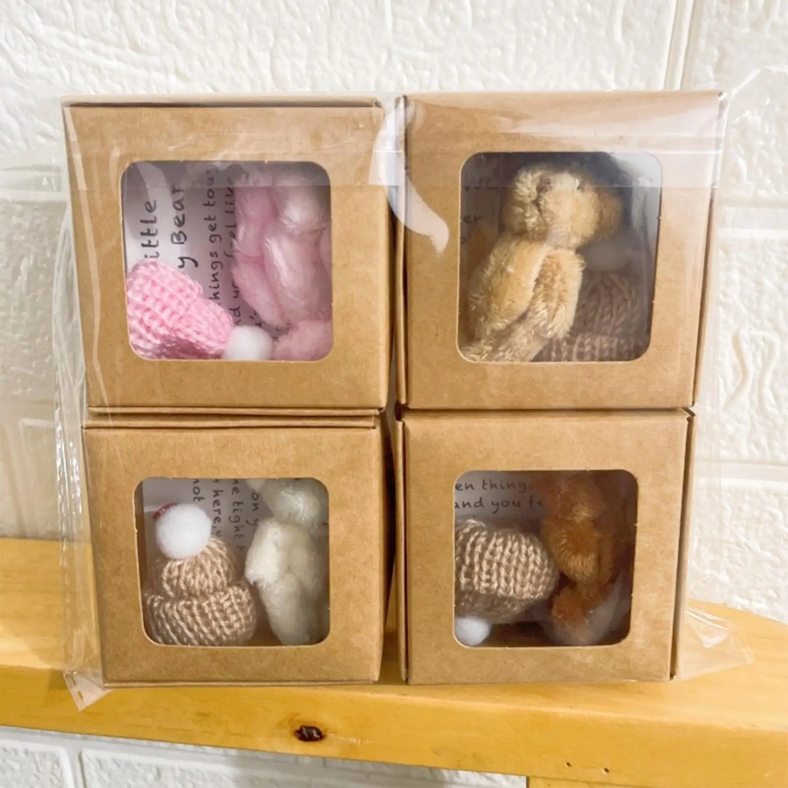 4 STKS Pluche Beer in Doos met Inspirerende Kaarten - Cartoon Bureau Decor Pop voor Kinderkamer Kantoor Valentijn Nieuwjaar Cadeau