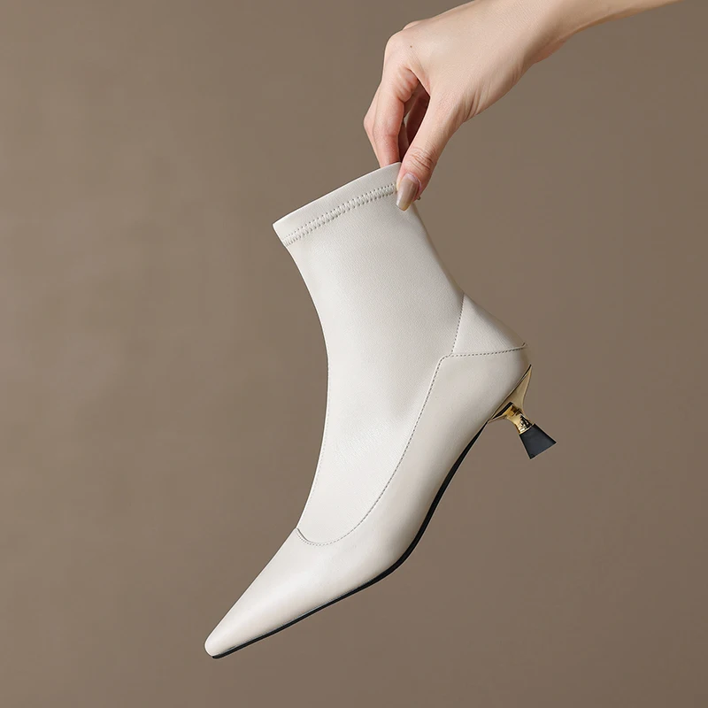 

Women’s Genuine Leather Pointed Toe Stretch Ankle Boots Low Kitten Heel Slim Fit Fashion Boots Plus Size 41 42