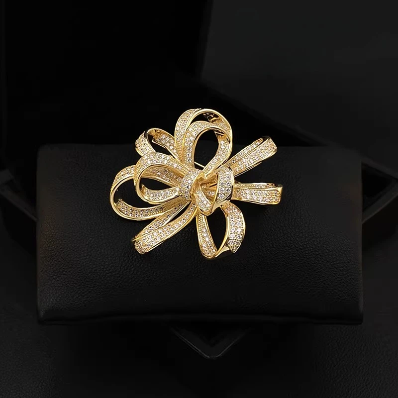 Elegant Floral Brooch for Women-Sparkling Zirconia Flower Pin in Golden Tone,Perfect for Wedding Party Evening Dress Gifts 6005