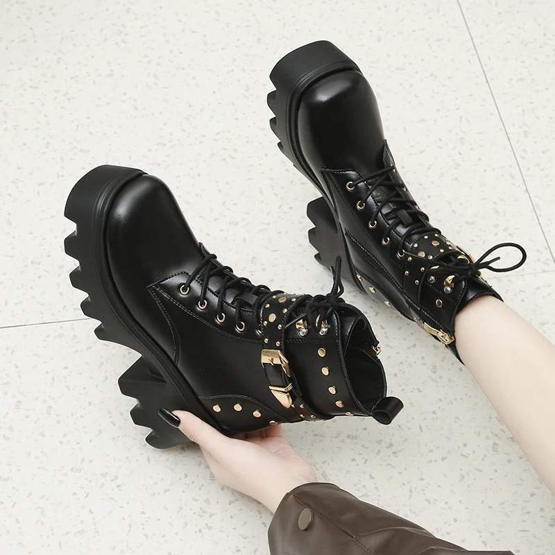 Women Platform Shoes Black Gothic Buckle Pu Leather Woman Creeper Punk Shoes Female Black Ankle Short Combat Boots for Women