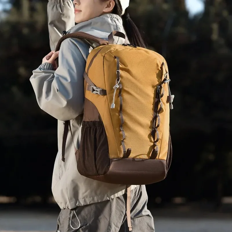 

Lightweight Waterproof Outdoor Backpack Large Capacity Travel Hiking Climbing Backpack for Men Women Sports Camping Daypack