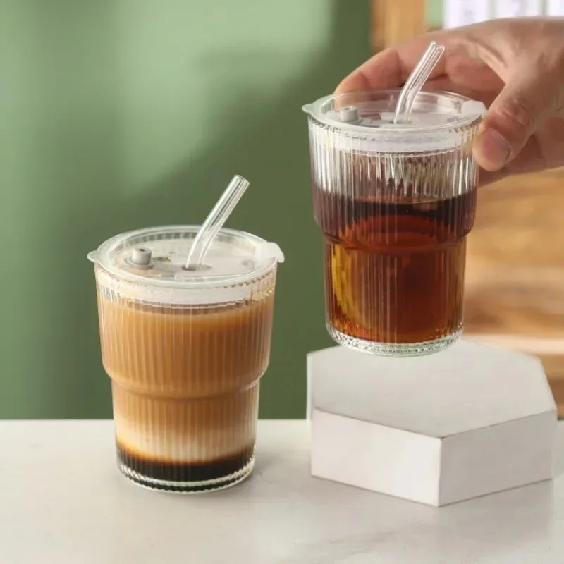 400/600ML Gestreifter Glas-Kaffeebecher Transparenter Trinkbecher mit Deckel und Strohhalm Großer Saft- und Eiskaffeebecher – Detail 13