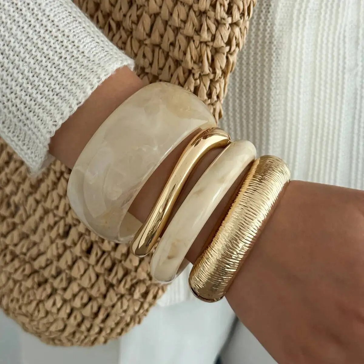 KunJoe Bohemian Stackable Off White Resin Acrylic Bracelet Women Vintage Geometric Round Metal Bangle Bracelet Fashion Jewelry