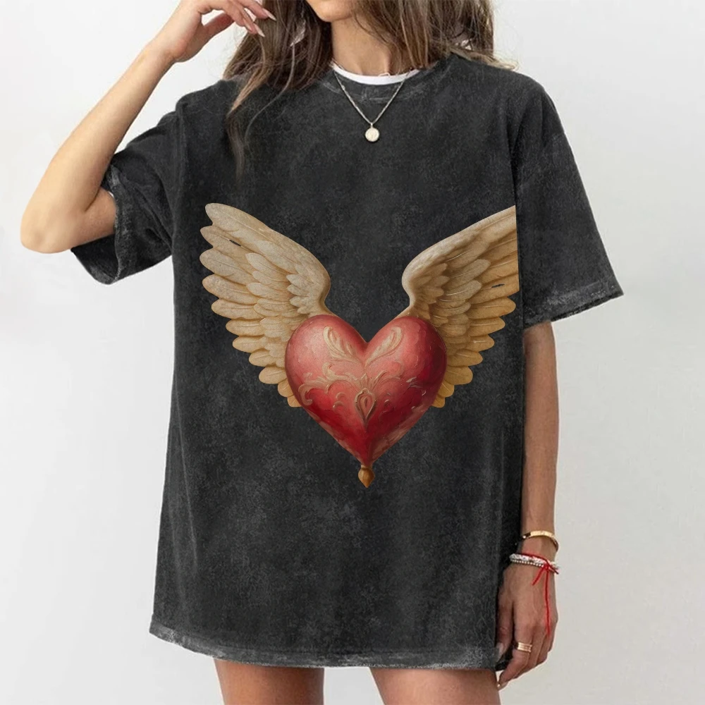 

Футболка с рисунком Winged Heart Print Y2k, романтическая божественная и утягивающая мягкая хлопчатобумажная ткань в стиле Kpop для повседневных образцов любви