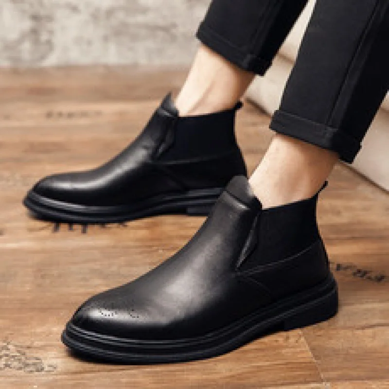 Scarpe da uomo in pelle intagliata quattro stagioni scarpe eleganti da lavoro britanniche stringate semplici scarpe Derby