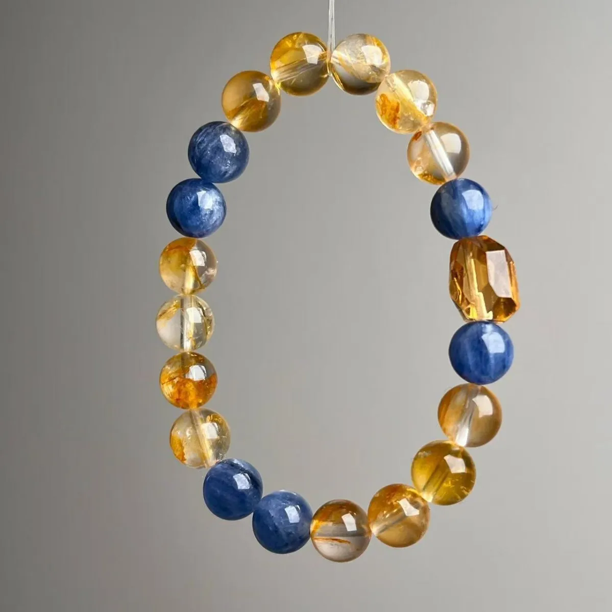 

Natural Crystal Bracelet, Natural Honey Milk Cover, Citrine, Kyanite Light Luxury Fashion Women's Bracelet, Original Design