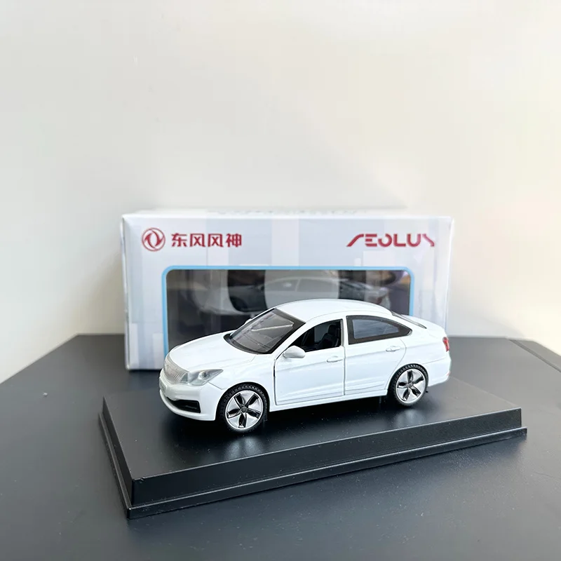 

Масштаб 1:32, модель автомобиля Dongfeng Fengshen E70 из сплава, коллекционные украшения