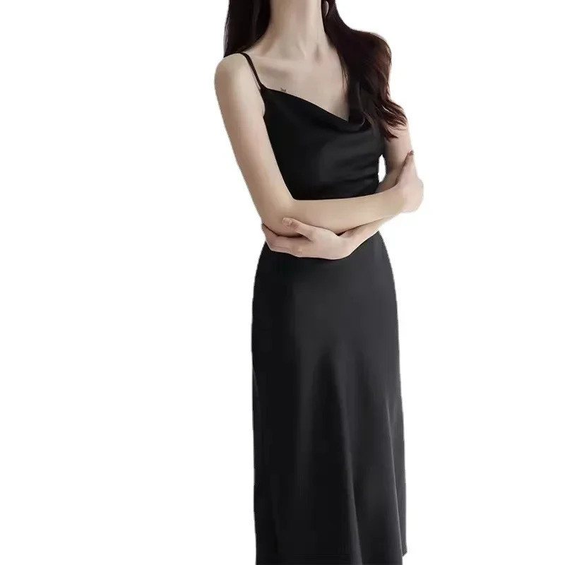 2025 الصيف المرأة الجديدة فستان بحزام مثير موضة الإنترنت المشاهير أسفل حقيبة الورك فستان طويل الأوروبية والأمريكية ألف خط تنورة