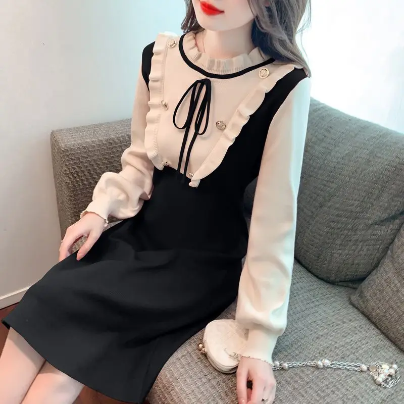 Spring and Autumn Xiaoxiang Temperament Style Long Sleeved Fake Two Pieces Women\'s New Lotus Leaf Edge Knitted Dress