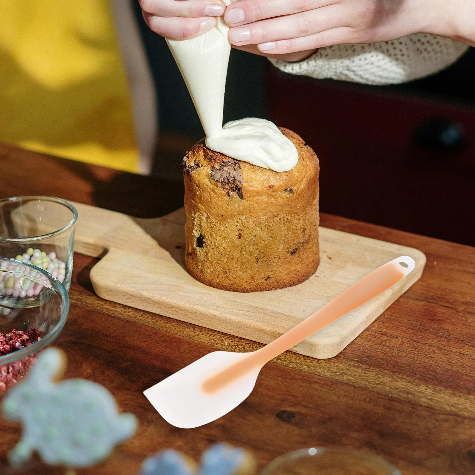 

Heat Resistant Silicone Spatula Flexible Semi Transparent Long Handle Baking Scraper Frosting Spreader Tool Silicone Rubber