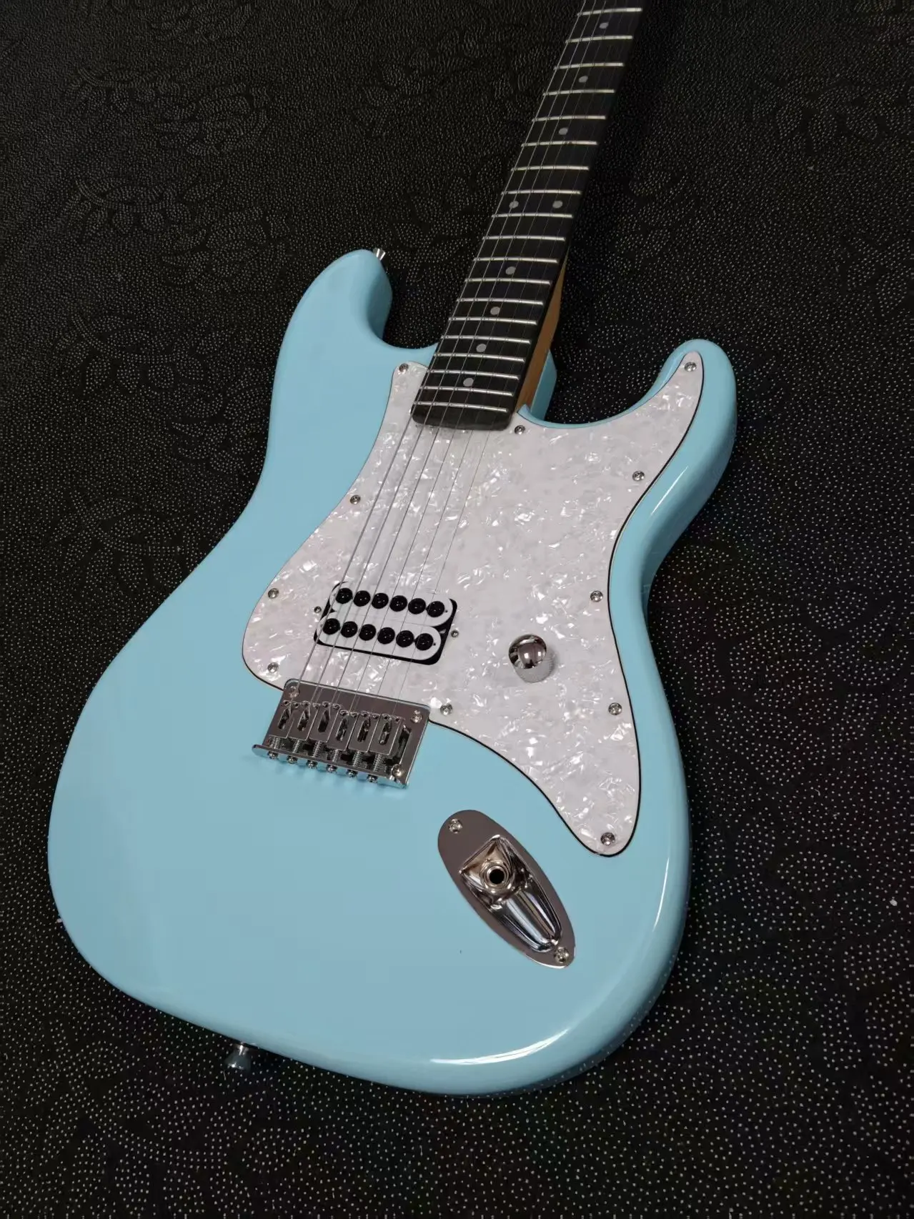 2026 NEW Fashionable sky blue  guitar, visually pleasing and one-of-a-kind, delivers exceptional professional performance.