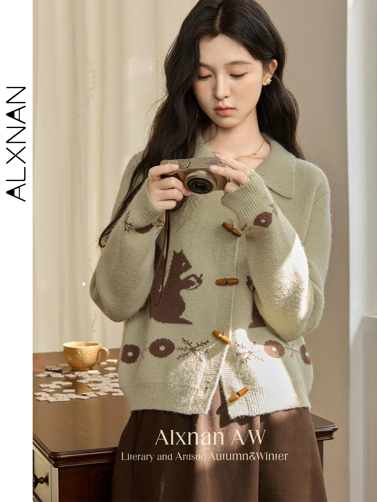 

ALXNAN Women's Autumn Vintage Cardigans Horn Toggle Button Squirrel Pattern Lapel Collar Long Sleeve 2024 Lady Sweater DYL661323