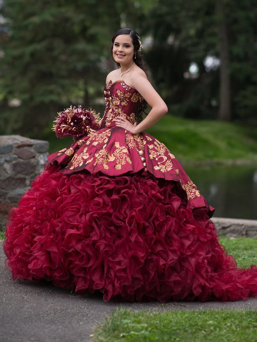 Strapless Quinceanera Dress Party Elegant Court Train Burgundy Embroidery Evening Prom Dress for Women Tulle Applique Ball Gown