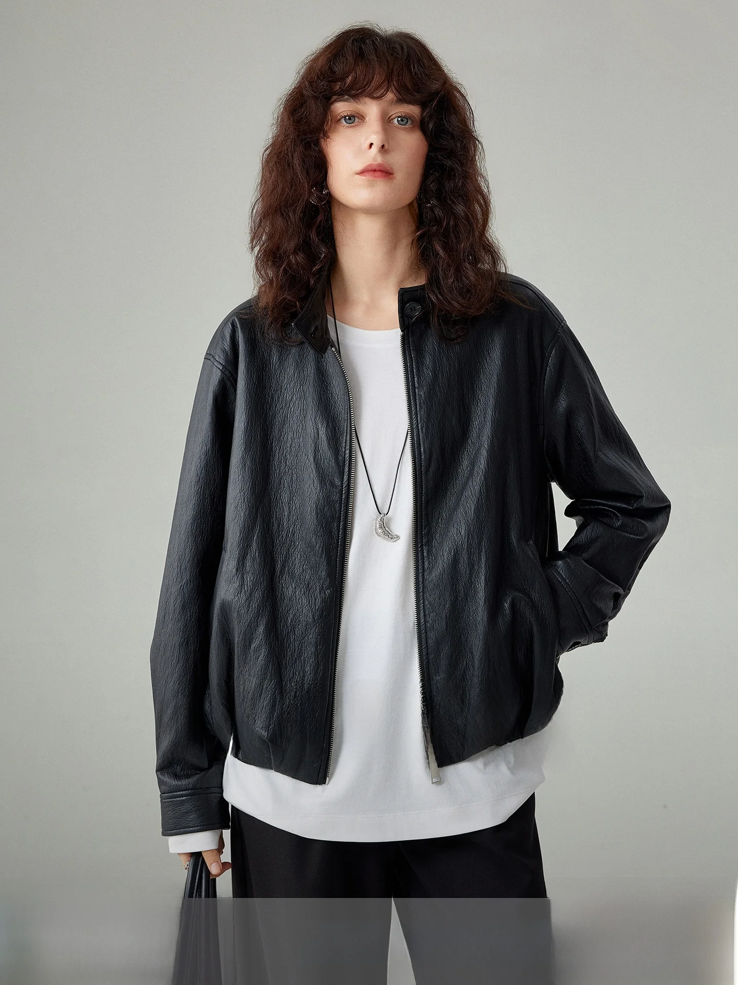 

Ecological PU Leather Jaet ort Sle Women's Faionable Casual Outerwear Zipper Closure Long Sve No Collar Design