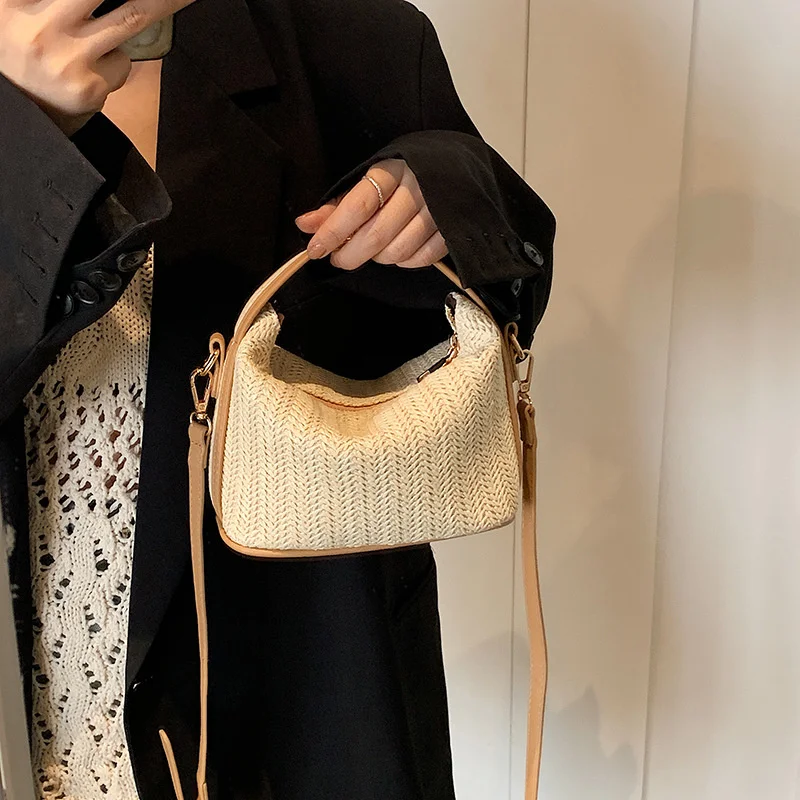 

Straw Crossbody Bag For Women Fashion Bohemian Small Knitting Summer Purse And Handbag Ladies Casual Vacation Bucket Beach Bags