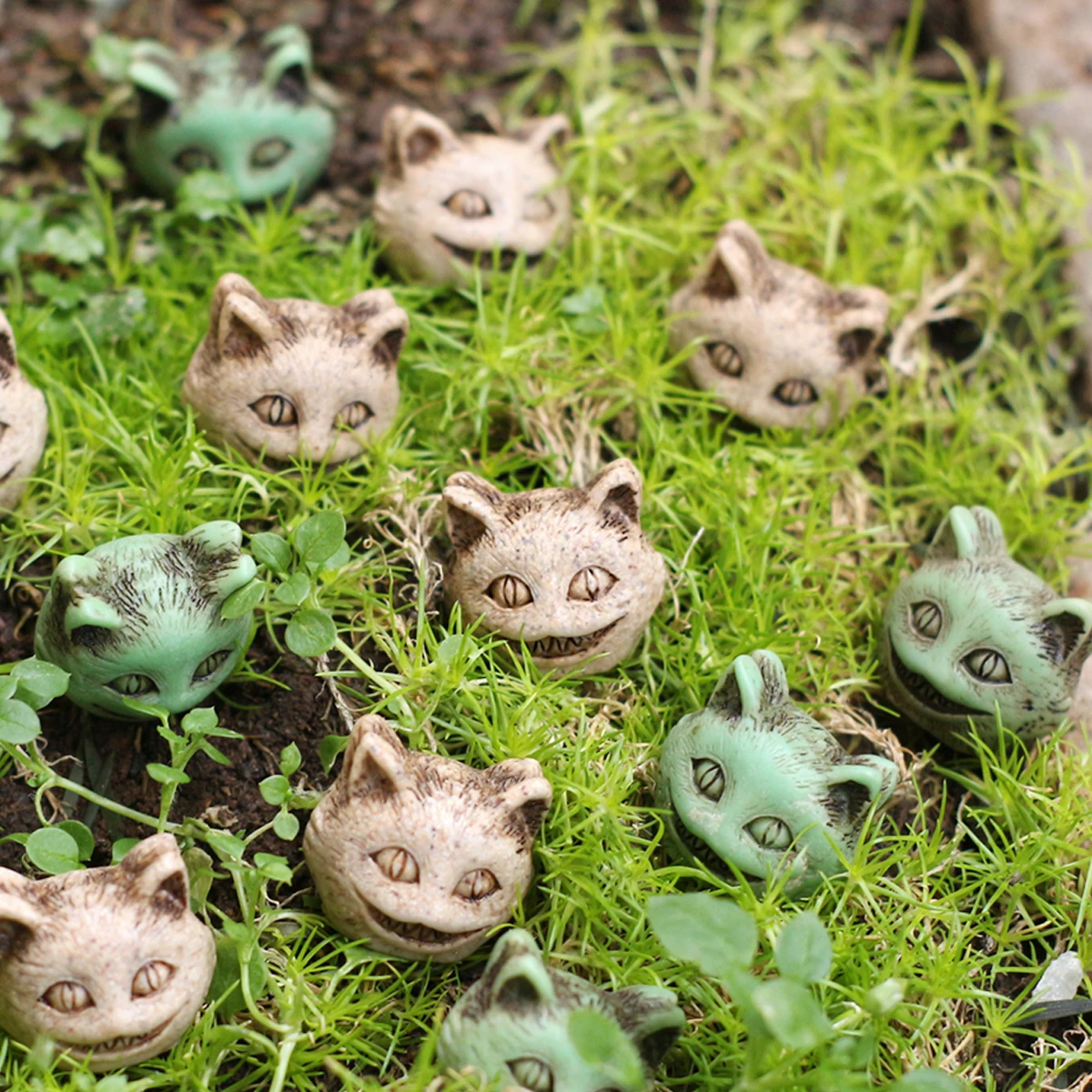 20Pcs Two Tone Cat Head Resin Paving Stones Mini Figurines Fish Tank Landscaping Decor Home Tabletop Outdoor Yard Sculpture