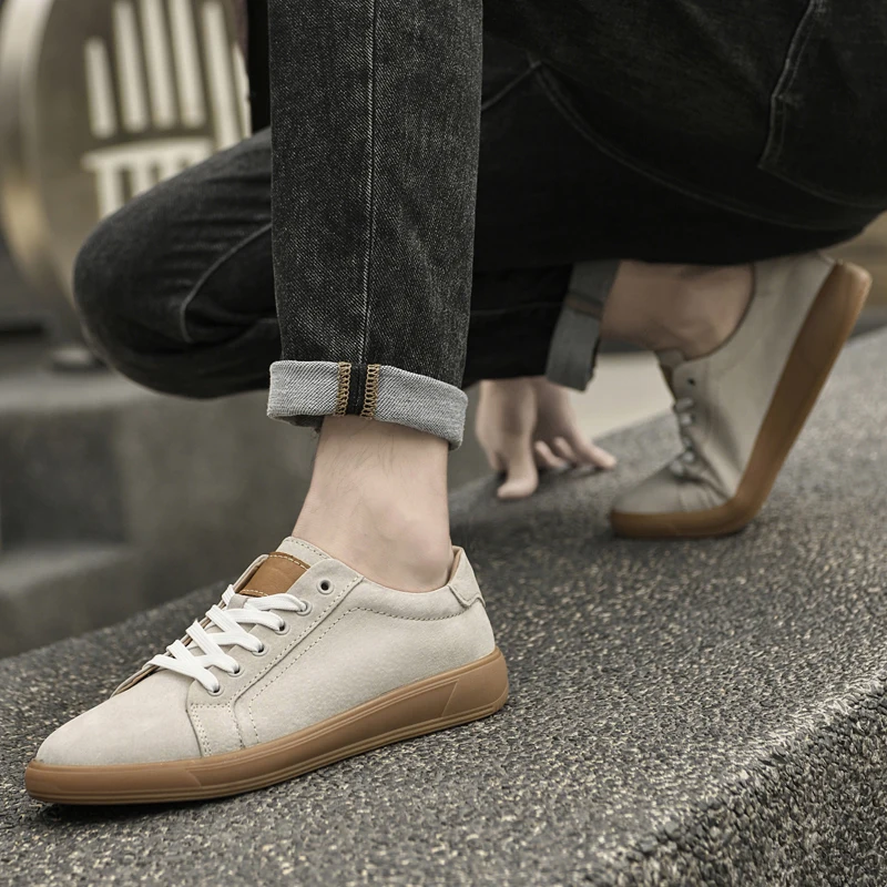 Zapatillas blancas para hombre Spring 2025: estilo pareja, modernas y versátiles, ligeras, transpirables y que aumentan la altura