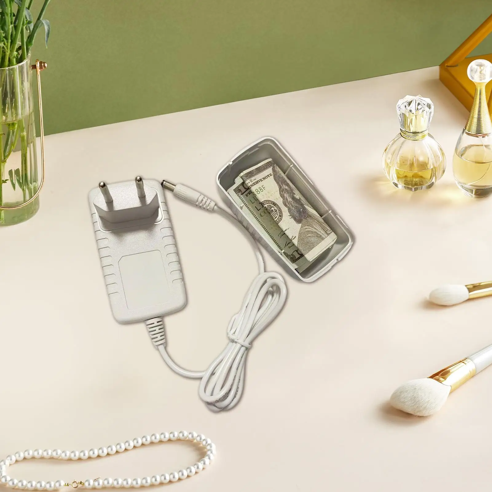 Diversion Safe Diversion Container Ladegerät Form Schmuck Bargeld Wertsachen Autoschlüssel Spardose Diebstahlsicherung für Gepäck Einkaufstasche