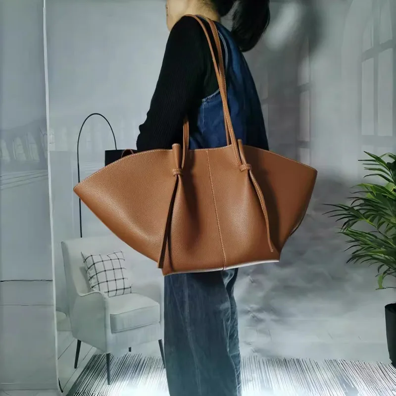 

2025 Summer New Luxury French Style Tote Bag Fashion PU Leather Large Capacity High Quality Wing Shape Shoulder Armpit Tote Bag