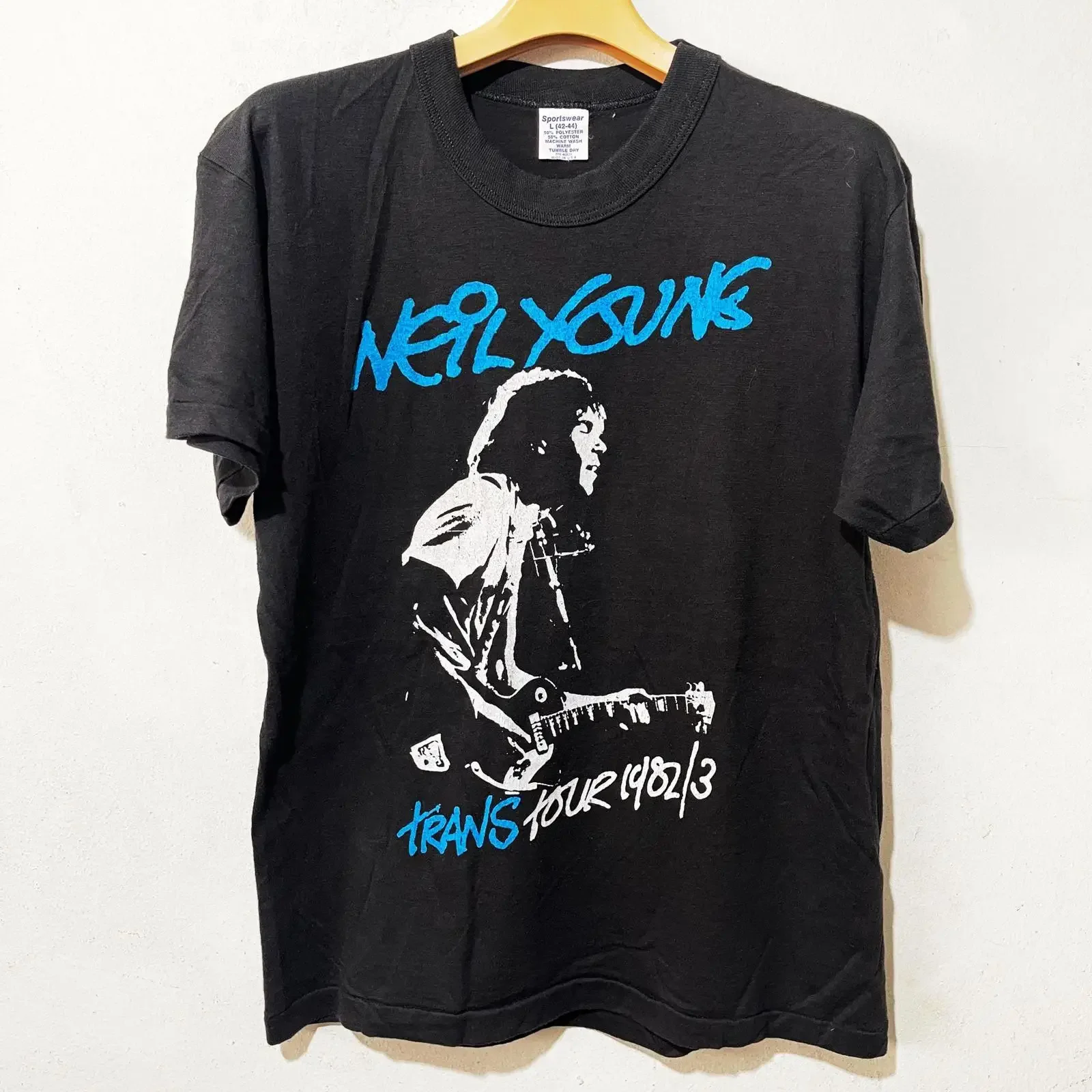 Vintage 1983 Neil Young American Tour T Shirt Size XS S vintage Washed Comfortable Stylish Versatile homme Stretched streetwear