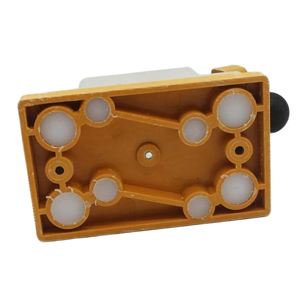 Industrial 220V 2P Isolating Switch Single Throw for Reliable For power Disconnection HD11F Series 100A and 200A Models