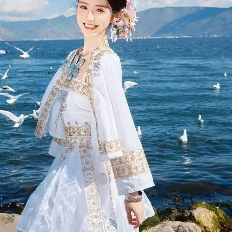 

Elegant White Hmong Costume for Woman Carnival Event Stage Performance Suits Hmong Clothing Female