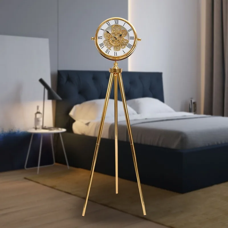 Modern Luxury Silent Desk Clocks Creative Fashion Light Living Room Triangle Table Clock Gear Running Personal Home Decor