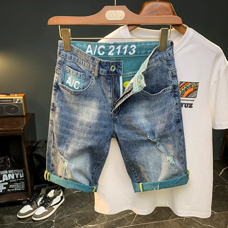 Sommer dünne Jeans shorts Herren modisch bedruckte elastische Scrap ing kurze Hosen atmungsaktives Design lässige Herren Mittel hose