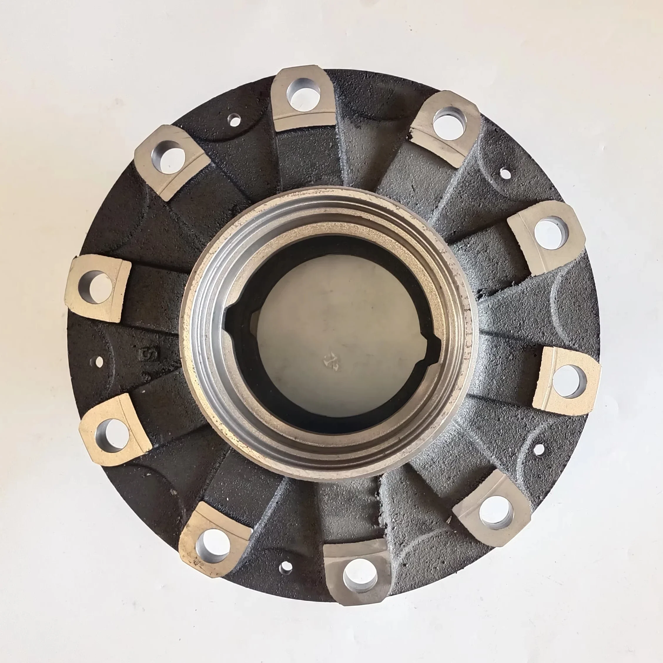 

Popular Hot sell 190105/CH3104K/BG0111.0 Coach Axles Parts Daewoo Bus Rear Wheel Hub 110579