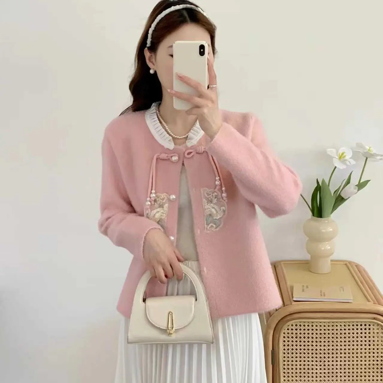 2024 Chinese Style Embroidery Cardigan New Women Mink Cashmere Jacket Autumn Winter Female Elegant Lace Collar Knitwear Coat