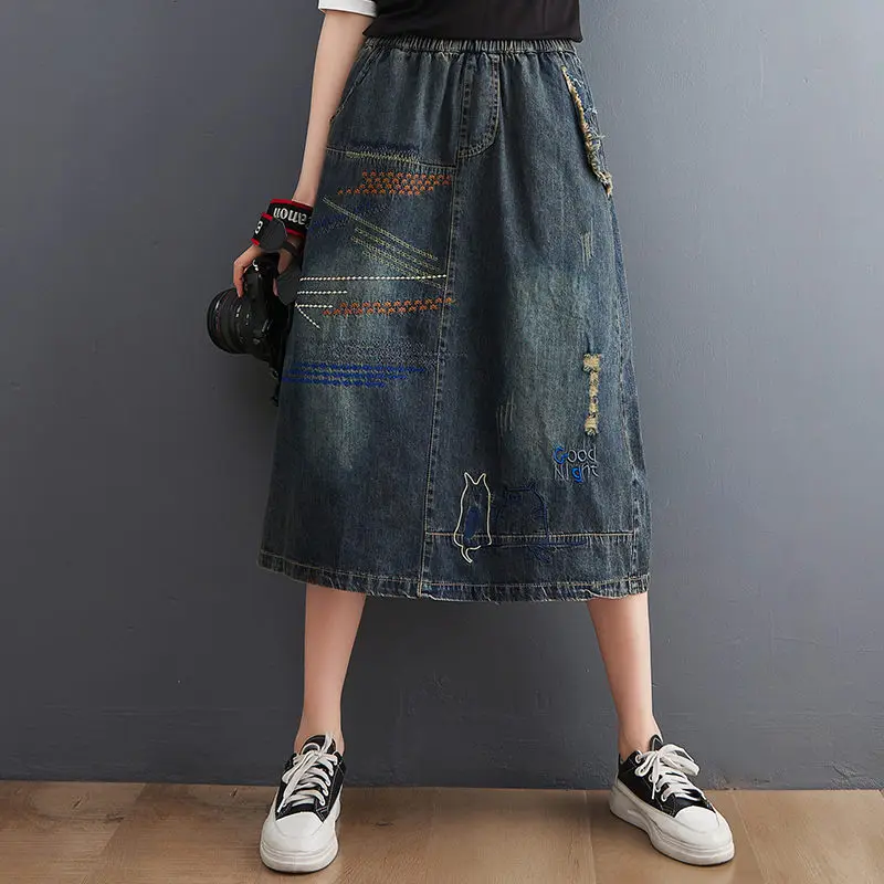 2025 Spring Summer Women\'s Embroidery Washed Denim Skirt Elastic Waist Vintage Jeans Loose Grinding White Hole Midi Saias H849