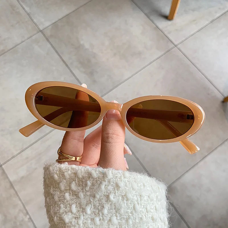 Vintage Small Oval Sunglasses Women Men Rivets Shades Fashion Luxury Sun Glasses uv400 Retro Brand Female Sunglasses Oculus
