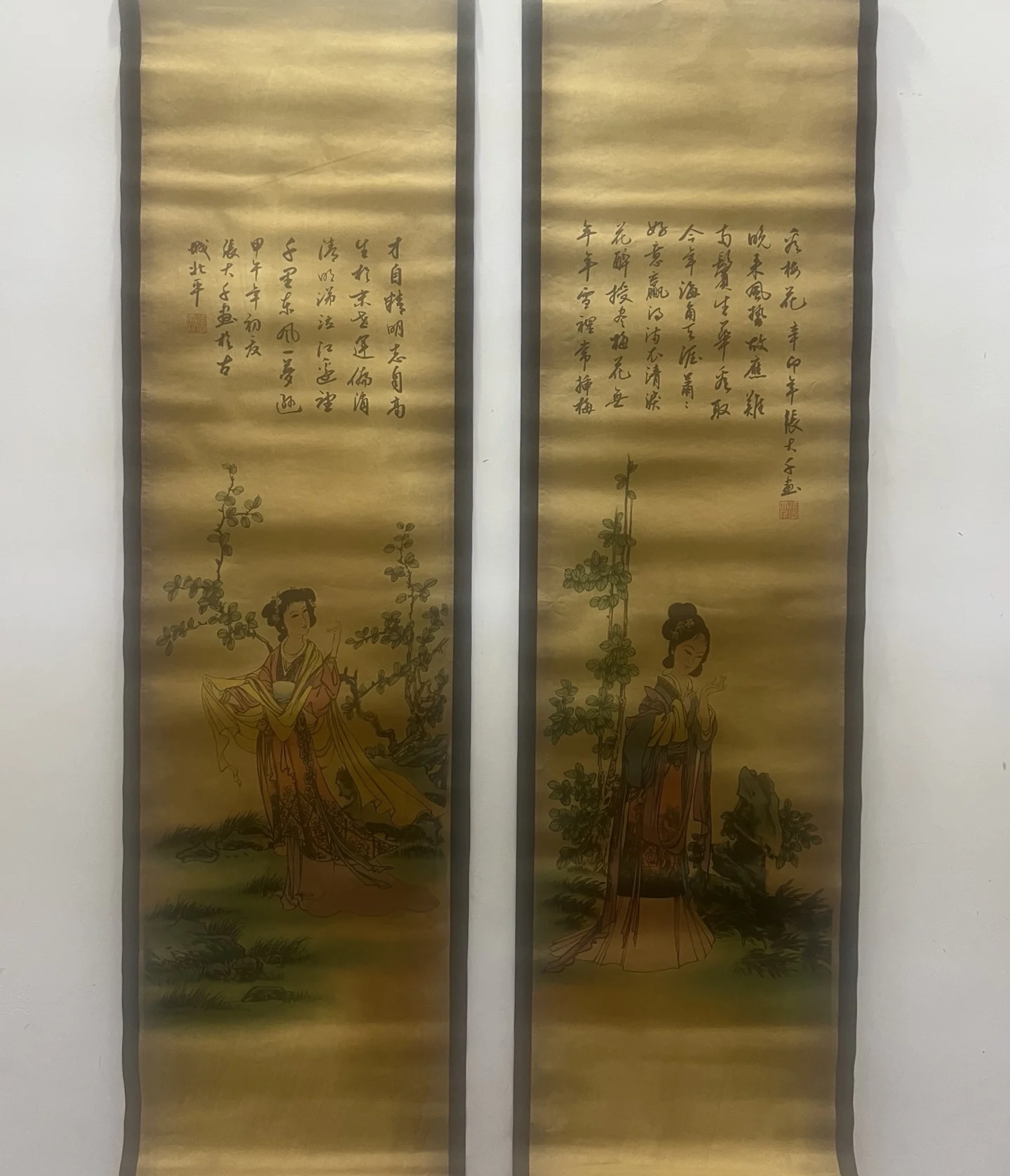 Chinese-style four-screen home living room decoration painting Zhang Daqian-red chamber lady picture