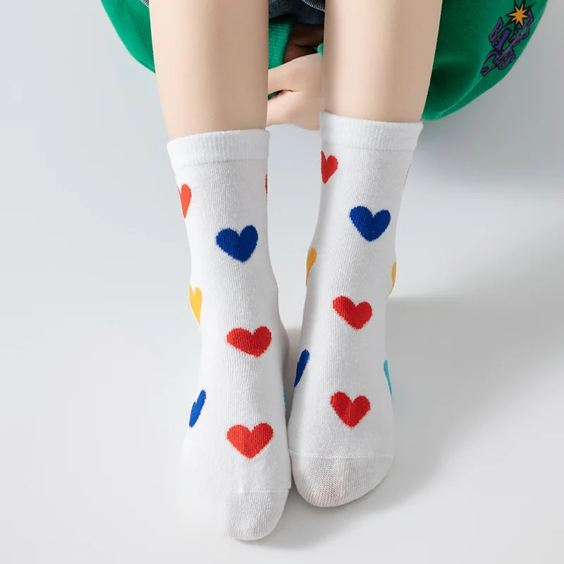 ثلاثة أزواج من جوارب البنات لفصلي الربيع والخريف، حلوة ومتعددة الاستخدامات، بتصميم كتلة ألوان على شكل قلب #4