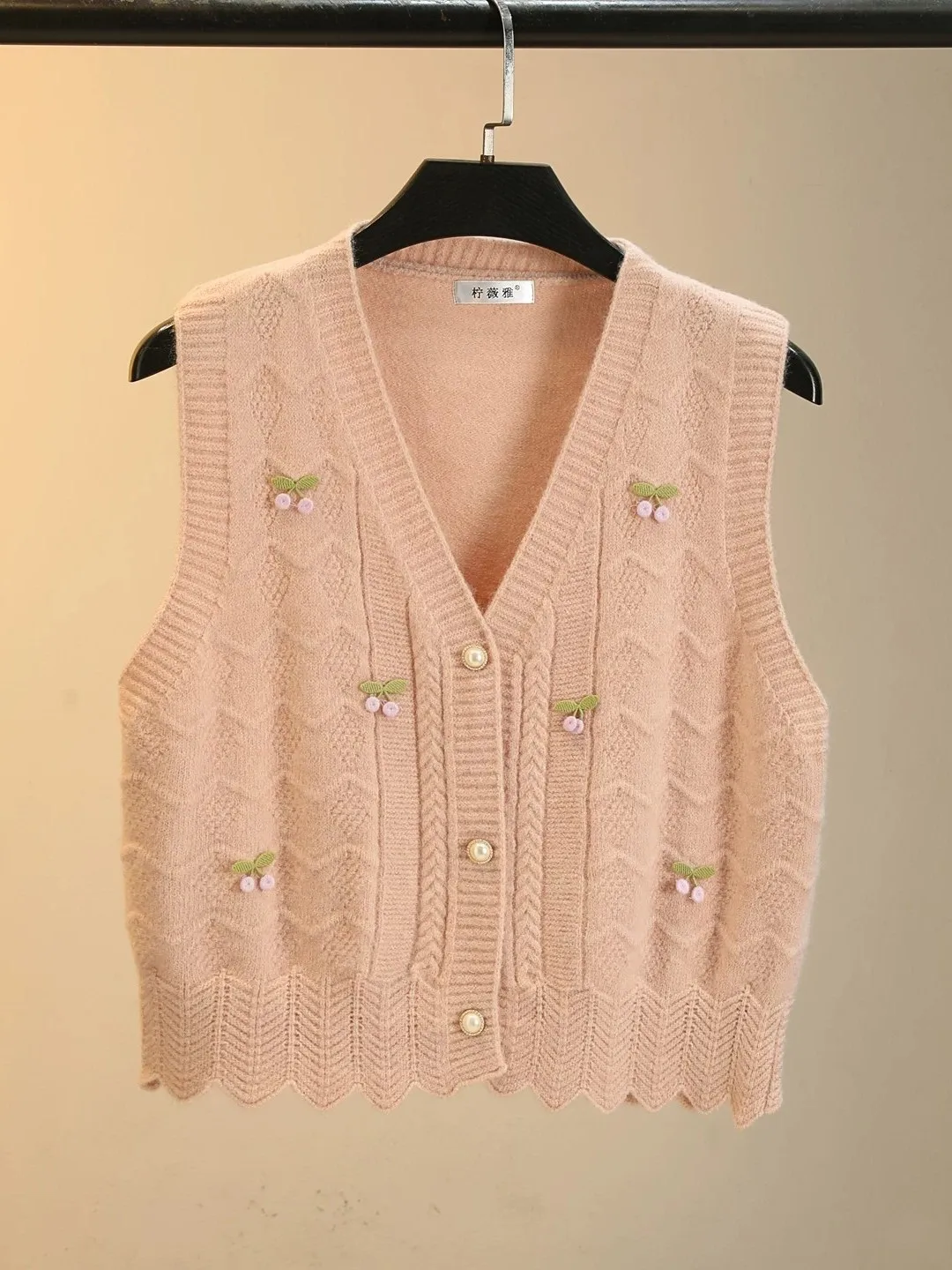 Spring Autumn Handmade Cherry V-neck Knitted Vest Sleeveless Single Button Open Cardigan Layering Top Women's Fashion