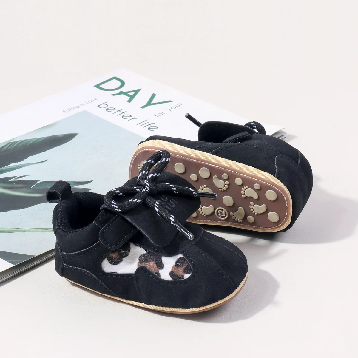 2025 الربيع والخريف نمط جديد حار بيع موضة الاتجاه أحذية الأطفال للبنين والبنات ، المضادة للانزلاق التعلم مشوا #6